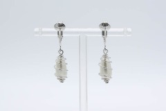 1970 Caged Pearl Earrings (s)