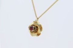 1972 Rosette Necklace