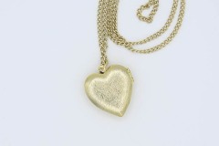 1974 Teen Heart Locket