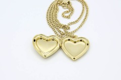 1974 Teen Heart Locket