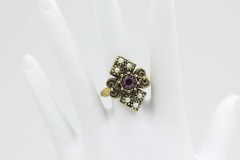 1975 Alexandria Ring