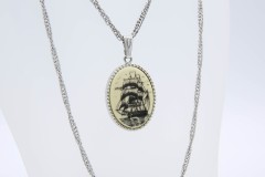 1975 Legend Necklace