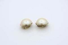 1976 Exquisite Lady Earrings