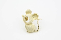 1976 Squeaky Pin