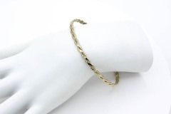 1977 Bangle Twist Bracelet