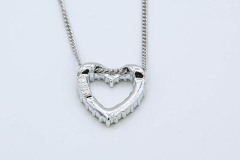 1977 Sweetheart Necklace