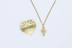 1977 Tenderly Necklace