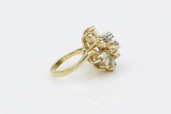 1978 Romantic Cluster Ring