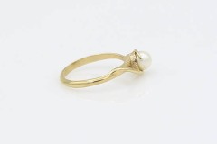 1979 Genuine Cultured Pearl Ring