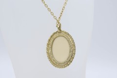 1979 Gracious Lady Necklace