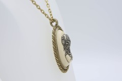 1979 Gracious Lady Necklace