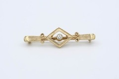 1979 Vintage Bar Pin