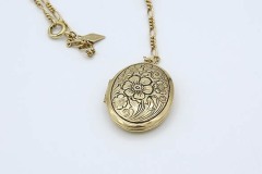 1980 Floral Locket Necklace