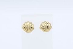 1981 Shell Pierced Earrings