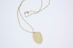 1982 Creamy Shell Necklace