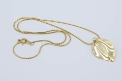1982 Splendor Necklace
